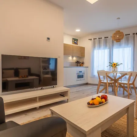 Zona Centrica Pero Tranquila Con Piscina Y Fibra * Tarifa